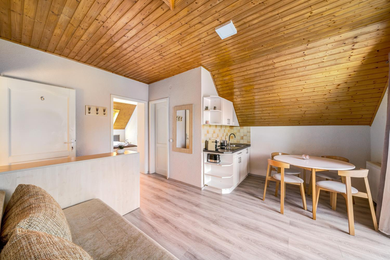 Others 3, Helka Apartmanhaz, Fonyód
