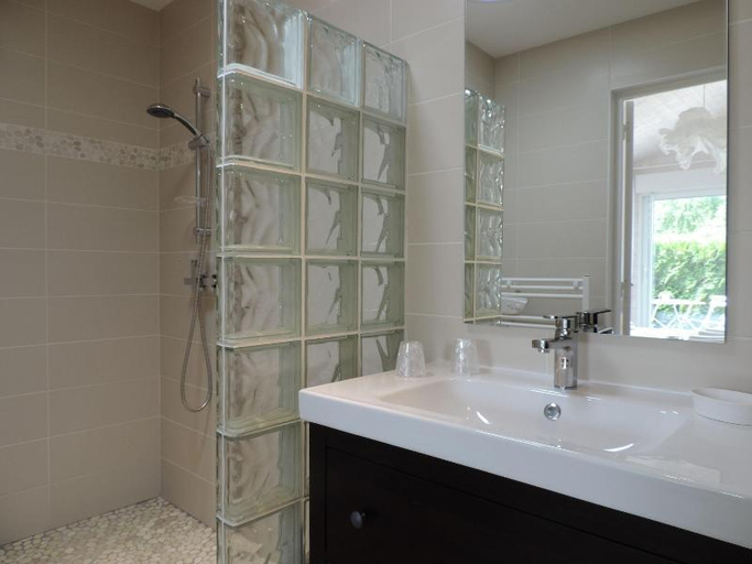 Bathroom 3, Chambres d'hotes Villa Surcouf, Gironde