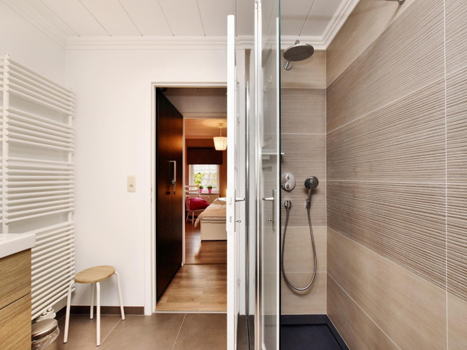 Bathroom 2, Holiday home in Ouren with infrared sauna, Liège