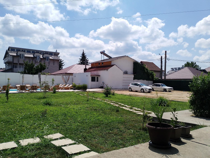 Others 5, Vila Atipic, Costinesti