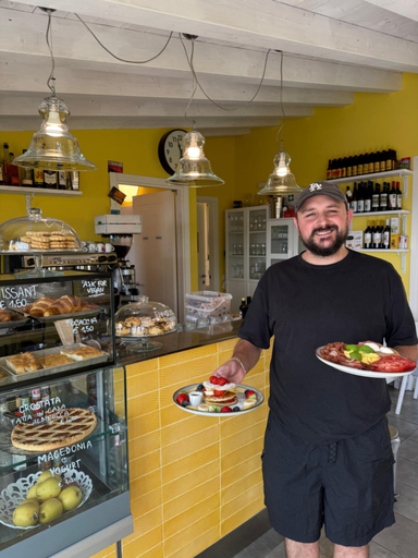 Food & Drinks 3, Affittacamere PZ, La Spezia