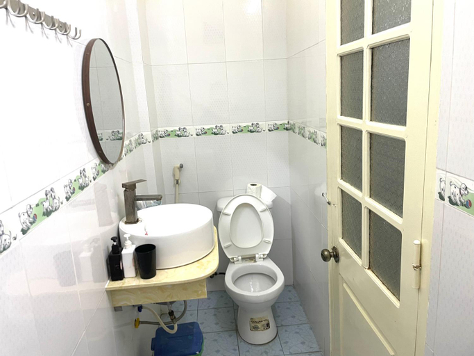 Bathroom 5, Sinh Hien Hotel, Tuy Hoa