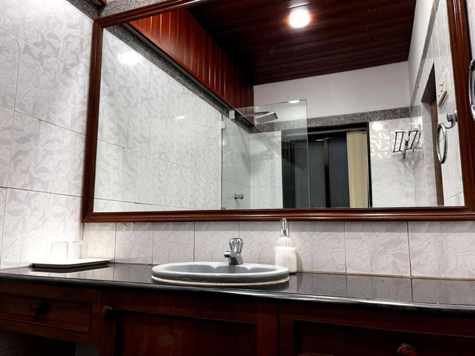 Bathroom 5, Verandah Aanchal @Madh 2Bhk Villa With Common Pool, Mumbai Suburban