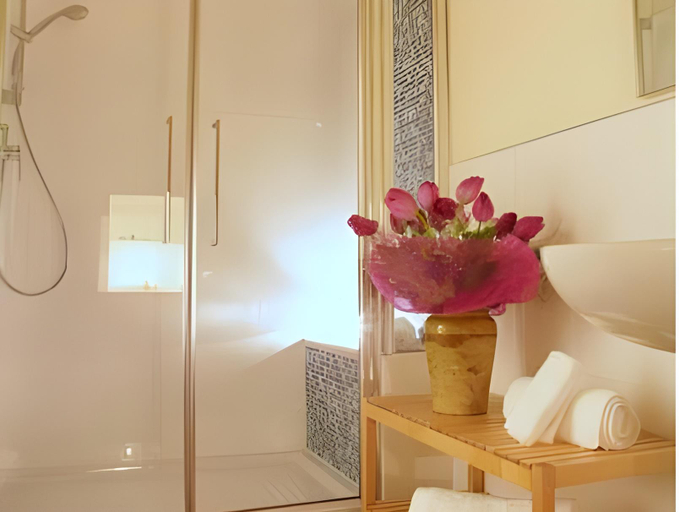 Bathroom 2, Casa Natali, Matera