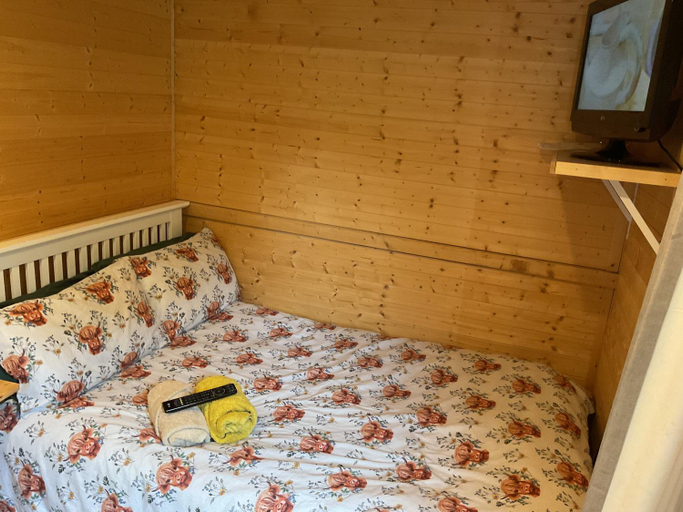 Others 5, Vigo Retreat cabin 2, Kent