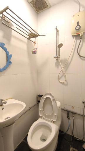Bathroom 4, Paris BDC @ Natol, Kuching