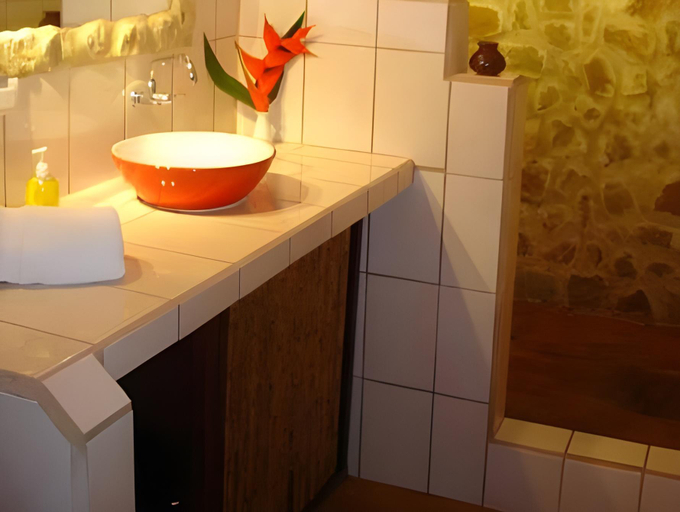 Bathroom 3, Mundo Milo Eco Lodge, Santa Cruz