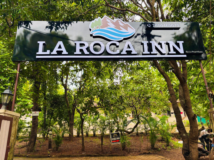 Entrance, La Roca Inn, North Goa