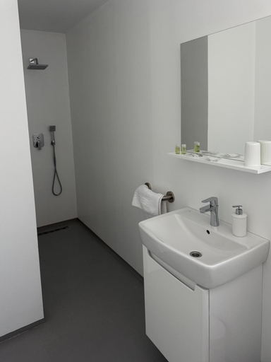 Bathroom, ALL SEASONS, Feleacu