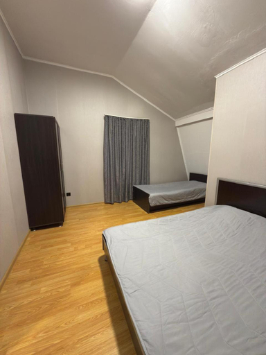 Bedroom 2, emily, Hopa