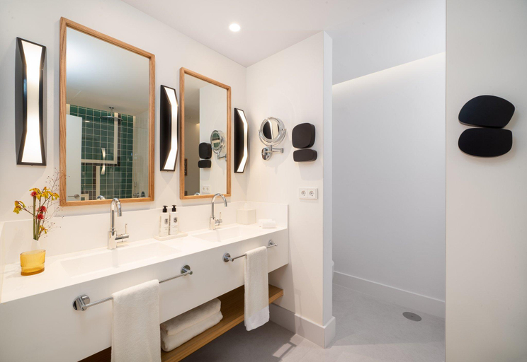 Bathroom, Kimpton Los Monteros Marbella By IHG, Málaga