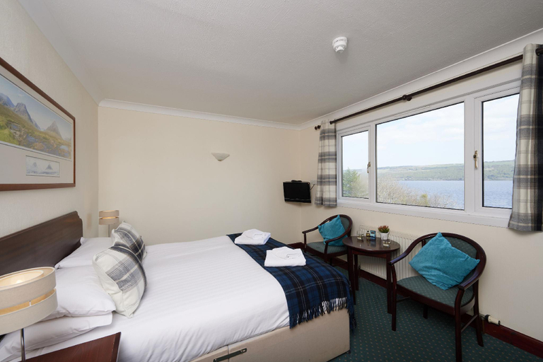 Bedroom 2, Loch Ness Clansman Hotel, Highland