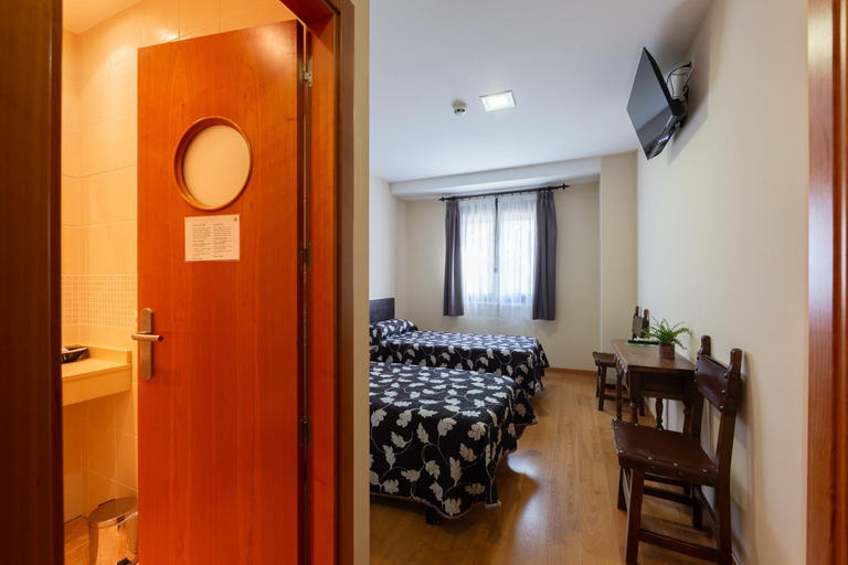 Others 5, Hostal LaPerdiz, Toledo