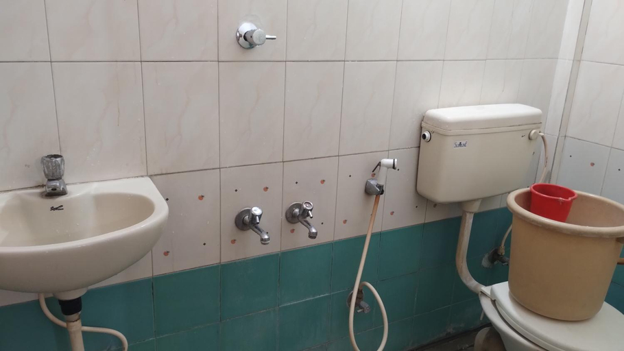 Bathroom, Sharada KK Residency, Mysore