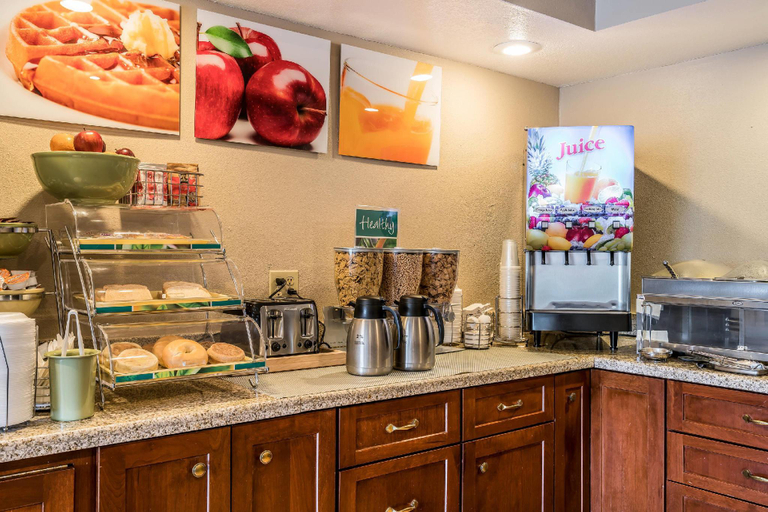 Food & Drinks 5, Quality Inn Othello, Adams