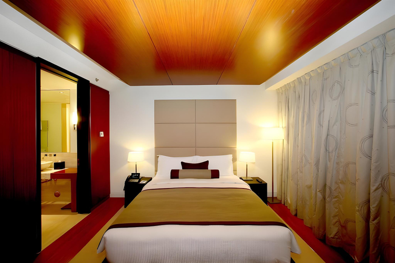 Bedroom 5, Oryx Airport Hotel, Doha