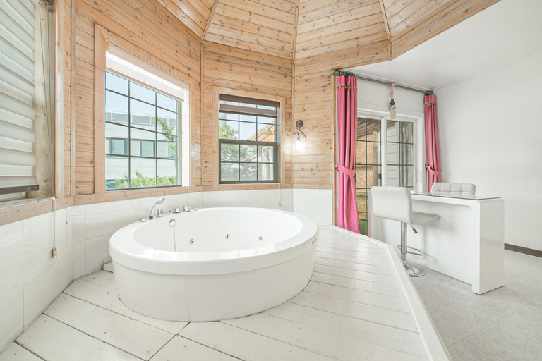 Bathroom 3, Daebudo (Seonjaedo) Deumuri Mare Bleue Pension, Hwaseong