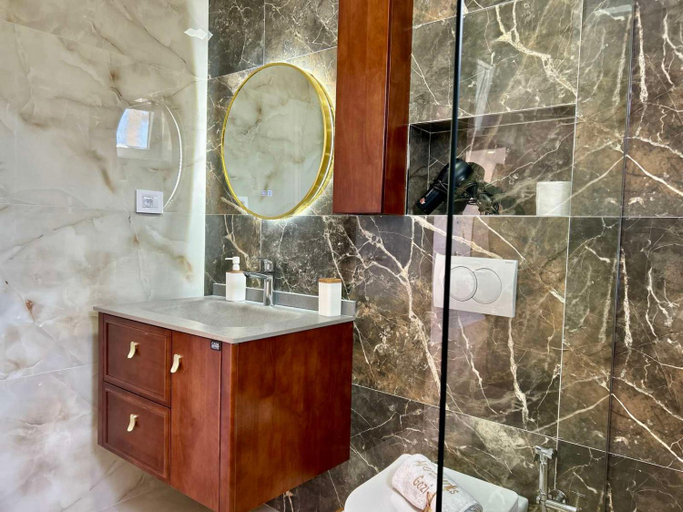 Bathroom 3, Villa Guci