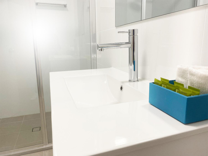 Bathroom 2, The Bakehouse Motel, Goulburn Mulwaree - Goulburn