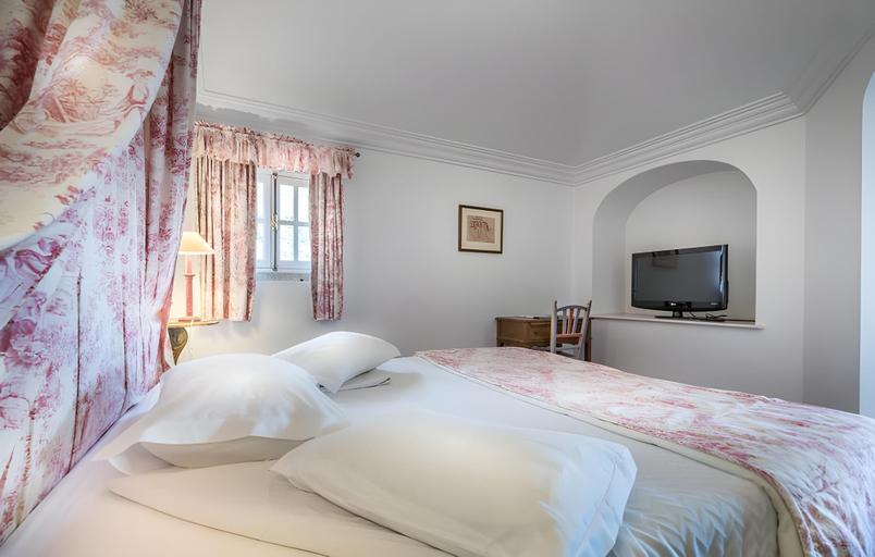 Bedroom 2, Lawrences Hotel, Sintra