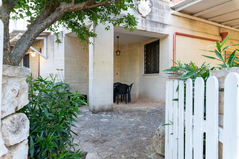 Exterior & Views 1, Casal del Borgo, Brindisi