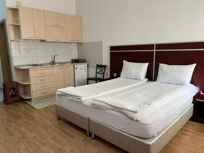 4, Viktor Apartments