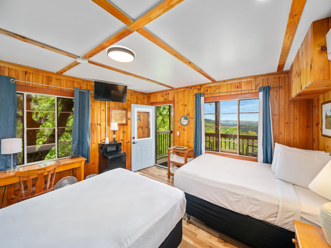Bedroom 4, Alpine Inn, McDowell
