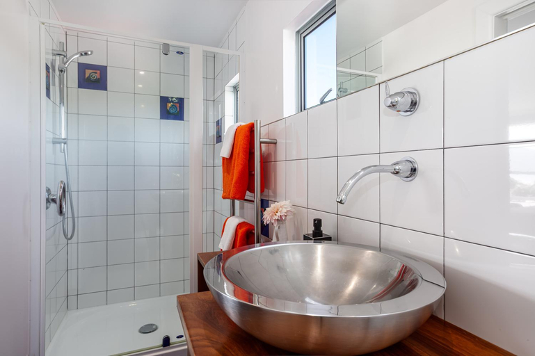 Bathroom 3, Top Floor Bed and Breakfast, Kapiti Coast