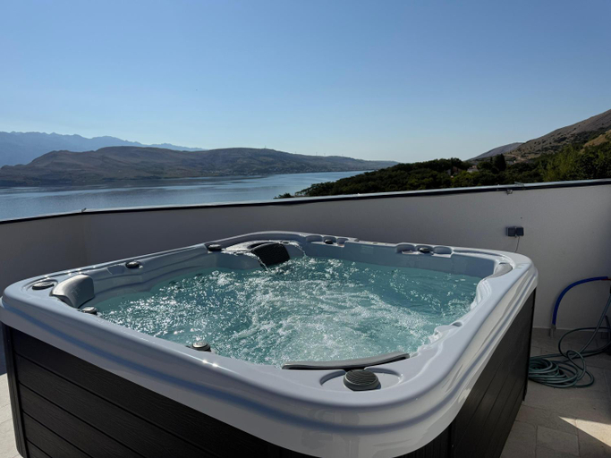 Sport & Beauty 2, Villa Perla Nera & Villa Nevera by Pag tours, Pag
