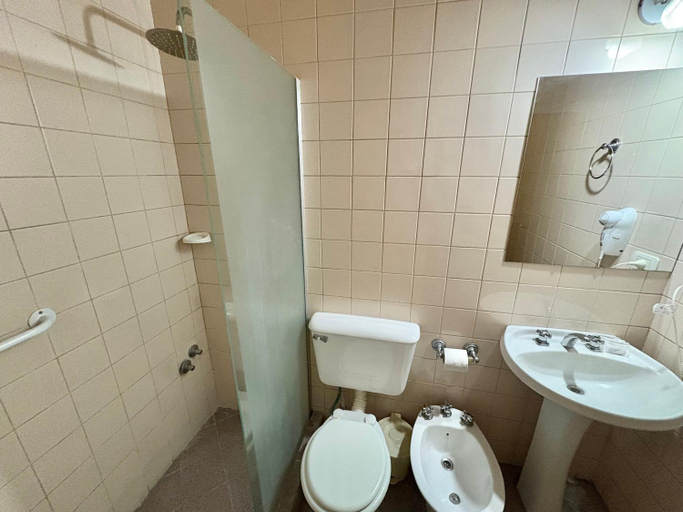 Bathroom 4, San Pedro Hotel & Resto, San Pedro