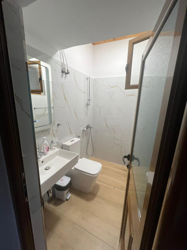 Bathroom 3, Arpet guesthouse, Gjirokastrës