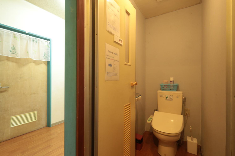 Bathroom 3, Suntoru, Ishigaki
