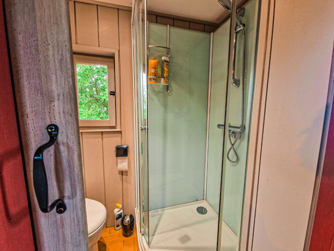 Bathroom 3, Gite Chambre d'hotes insolite PIGEONNIER IN MARCIAC Gers, Gers