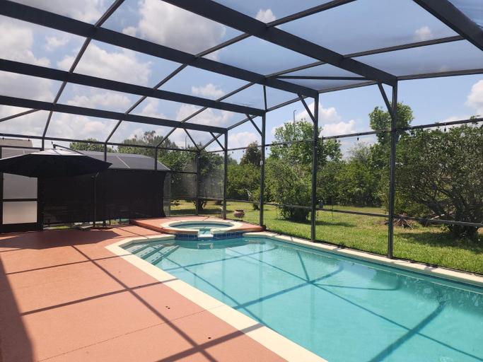Sport & Beauty 2, 5BR family villa w pool, spa & arcade, Lake