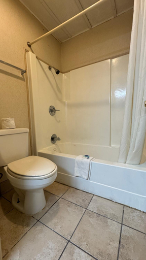 Bathroom 4, Rodeway Inn Dunmore, Lackawanna