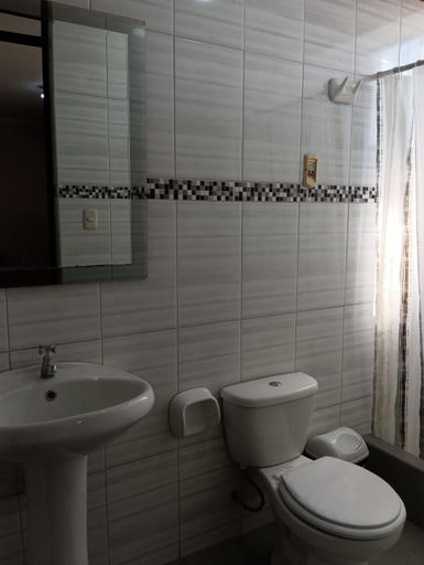 Bathroom 4, Casa Hospedaje Inkani, Chanchamayo