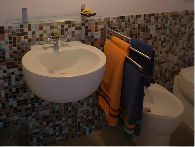 Bathroom 4, Casa il Girasole, Macerata