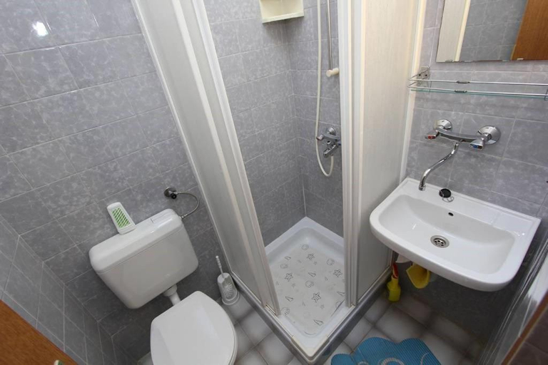 Bathroom 3, Apartments and Rooms Ana Pomer, Medulin