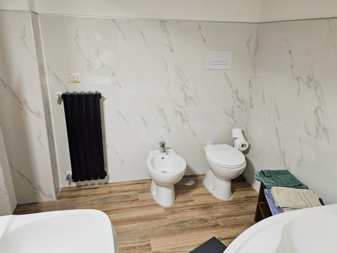 Bathroom 2, B&B Al 17, Avellino