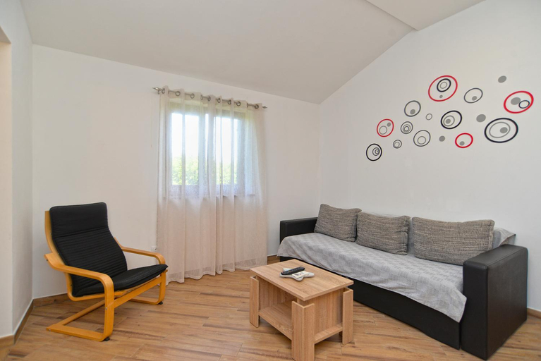 Others 5, Holiday Home in Liznjan near Beach  Pool, Ližnjan