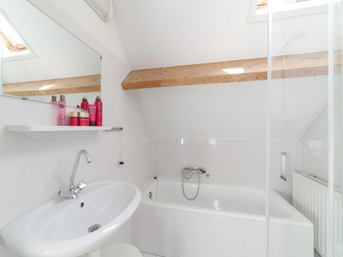 Bathroom 3, Holiday Home in Zeeland with Spacious Garden, Kapelle