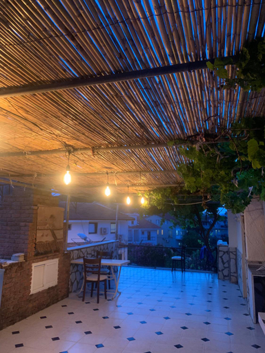 Food & Drinks 5, Kristal pansiyon, Ortaca