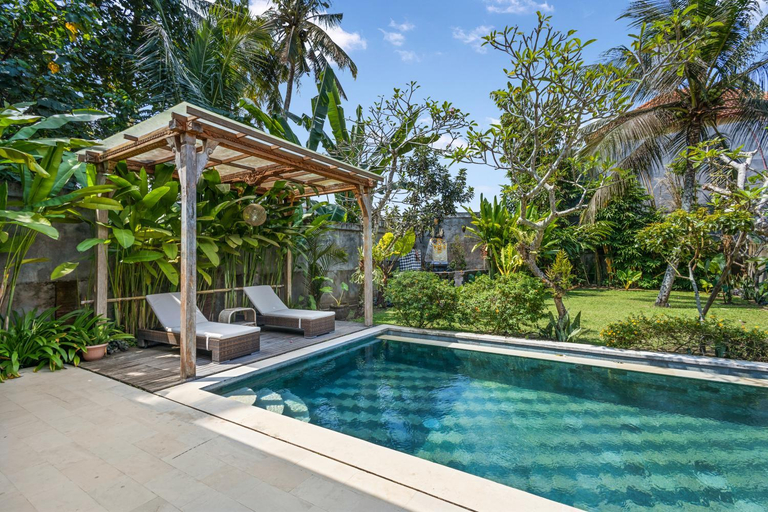 Sport & Beauty 2, New 4 BR Villa surrounded by Jungle and Ricefields, Gianyar