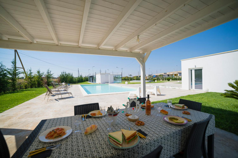Others 5, Complesso Villa Cristal with Shared Pool, Lecce