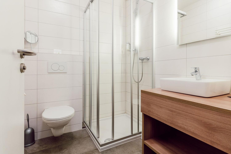 Bathroom 4, Aparthotel Othello, Dingolfing-Landau