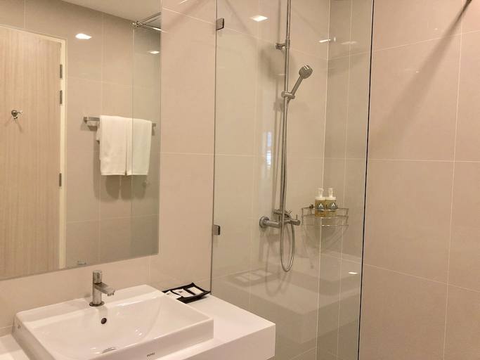 Bathroom 3, Porestva Hotel Sriracha, Si Racha