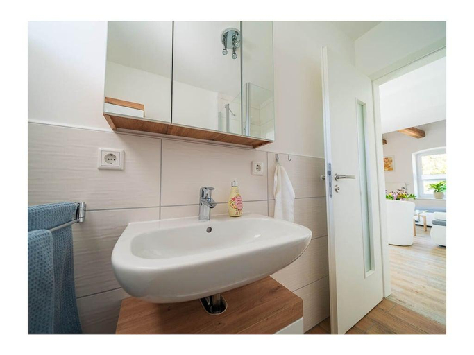 5, Holiday Apartment Haus Teichblick, Leipzig