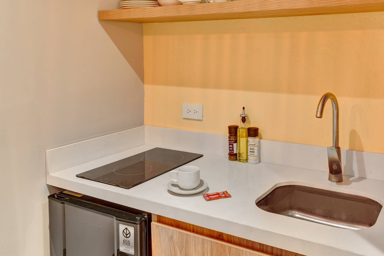 Room 2, w Startling 2BR Apartment in Trendy Zona T, Santafé de Bogotá