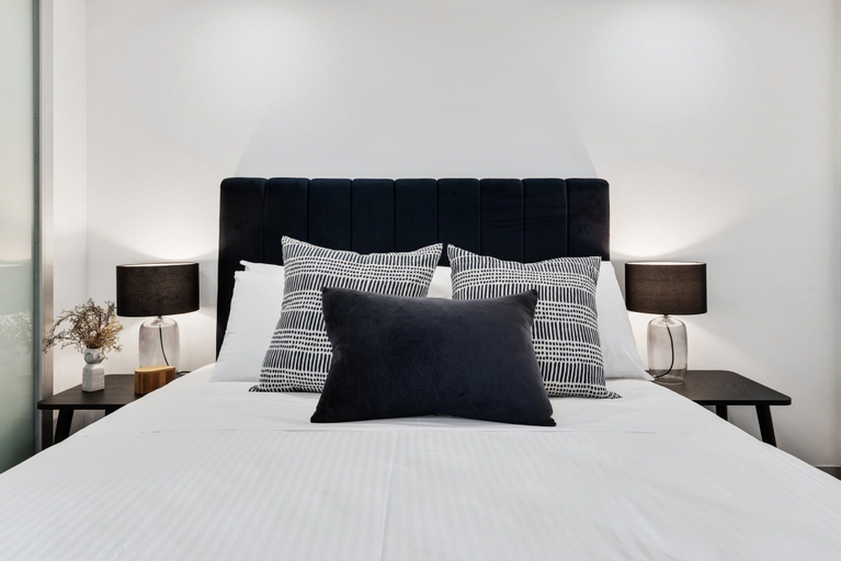 Bedroom 3, Beautifully Cosy St Kilda Apartment, Melbourne