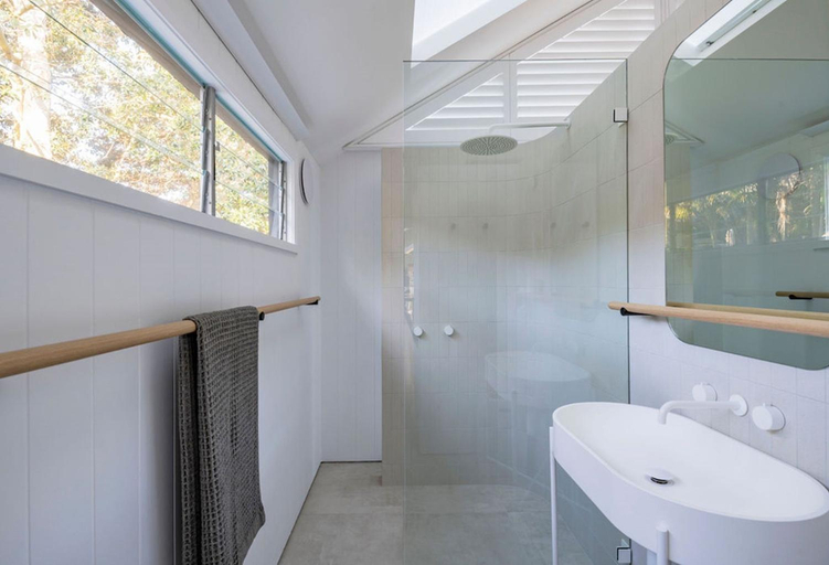 Bathroom 4, Crane Lodge, Pittwater